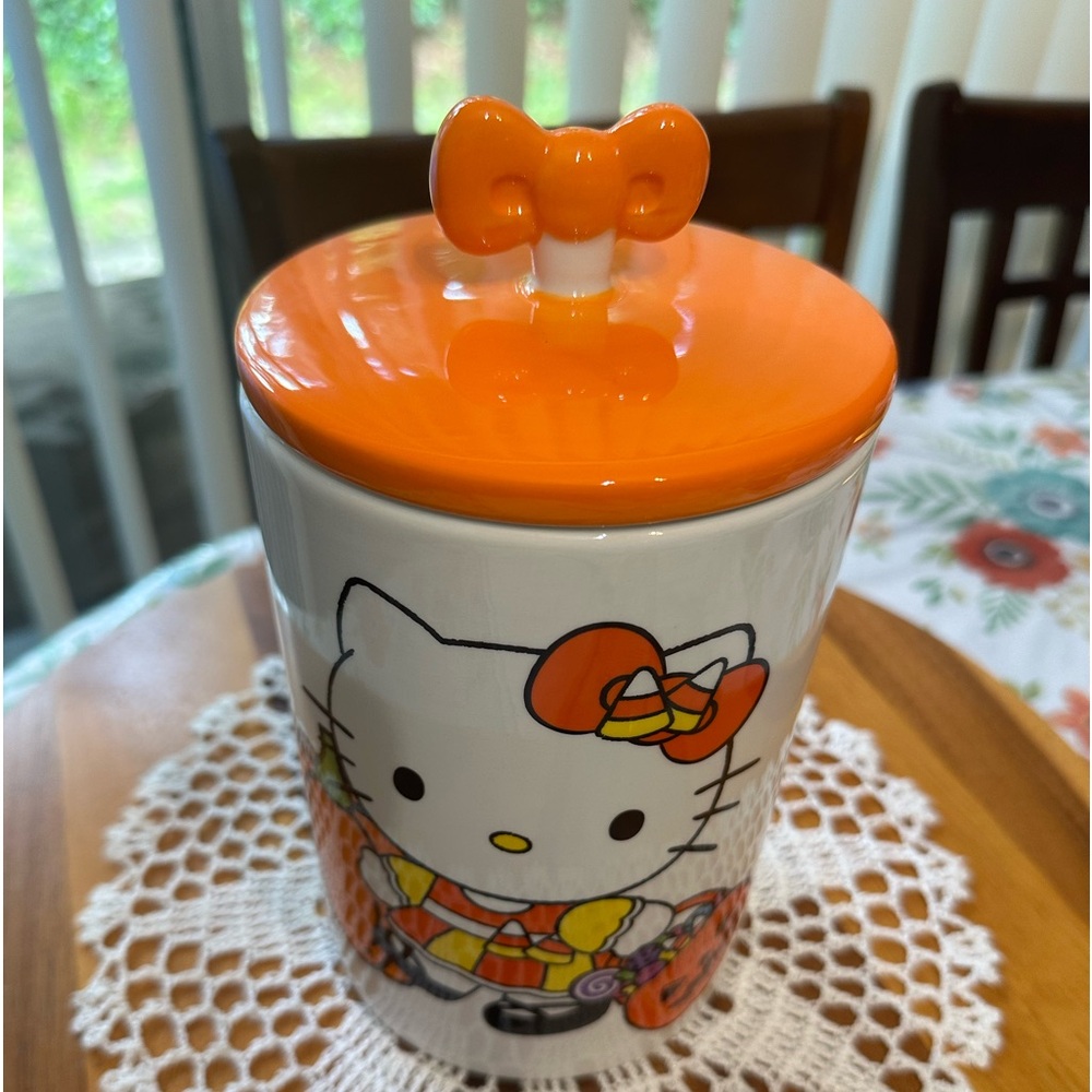 Hello kitty canister - Picture 3 of 8